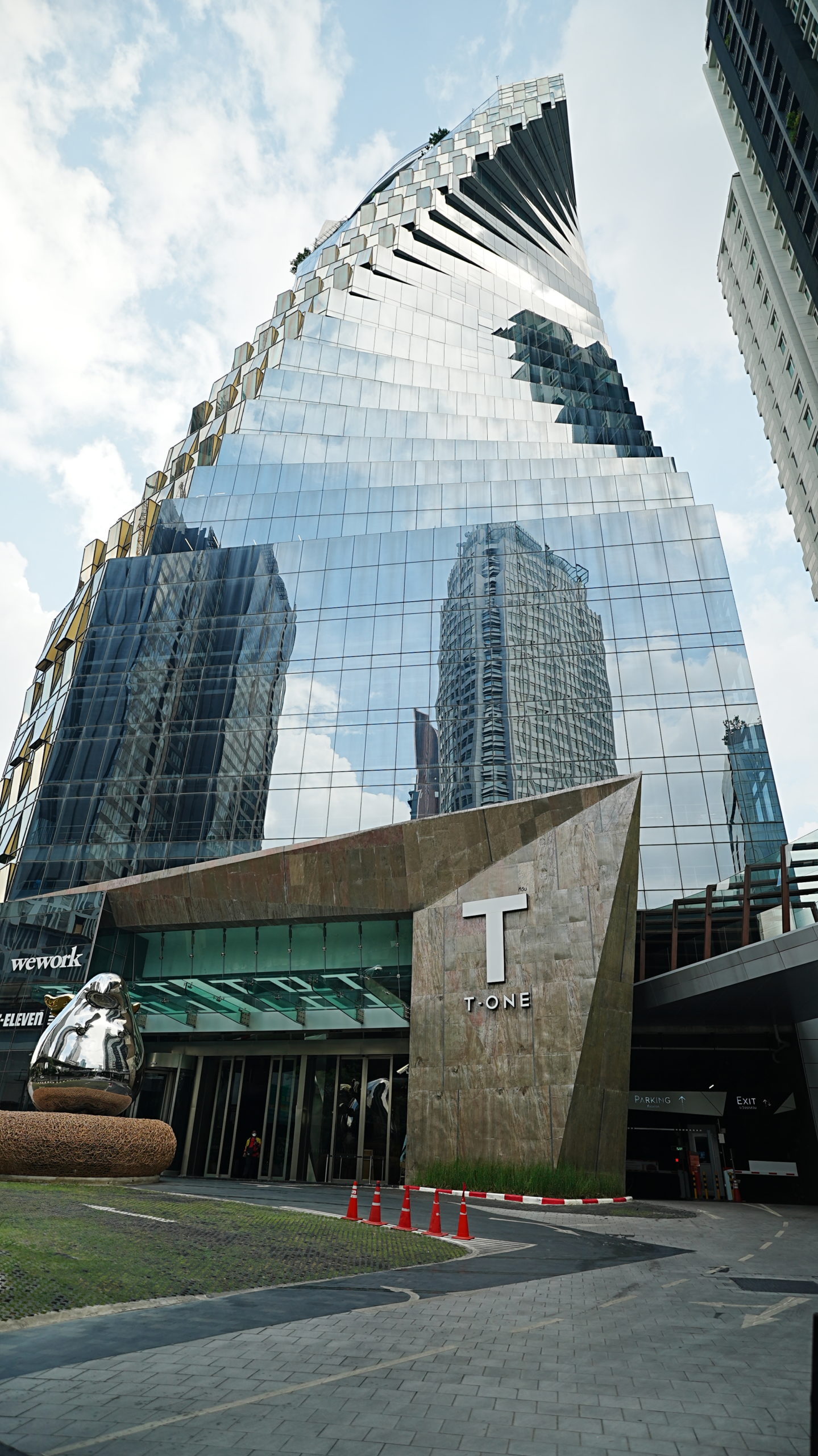 タイコンドミニアム100万円